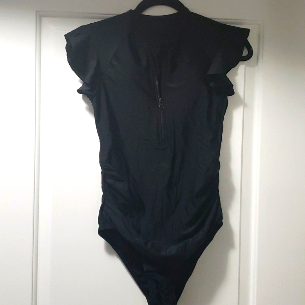 Half zip bathingsuit
